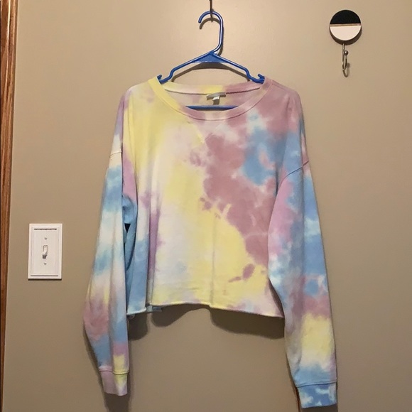 Colsie Tops - Cropped Sweatshirt